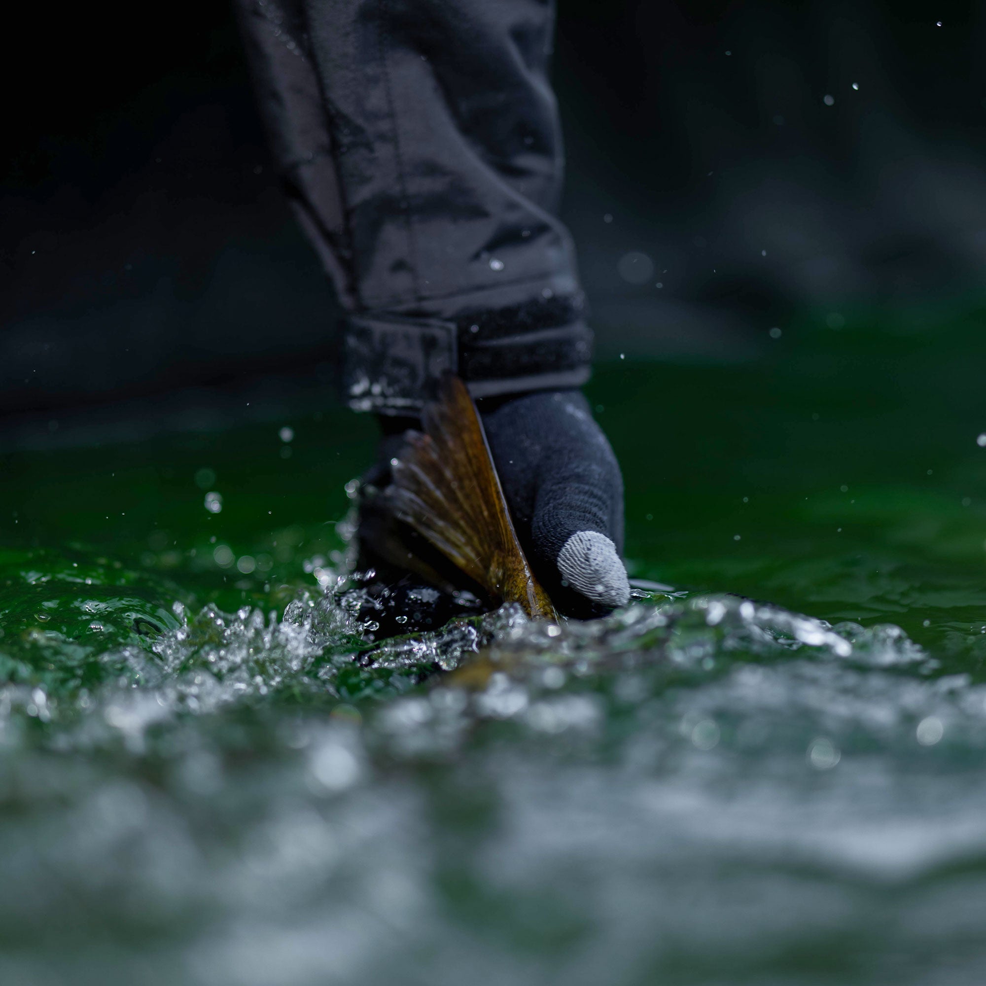 Breakwater Waterproof Gloves - Image 12
