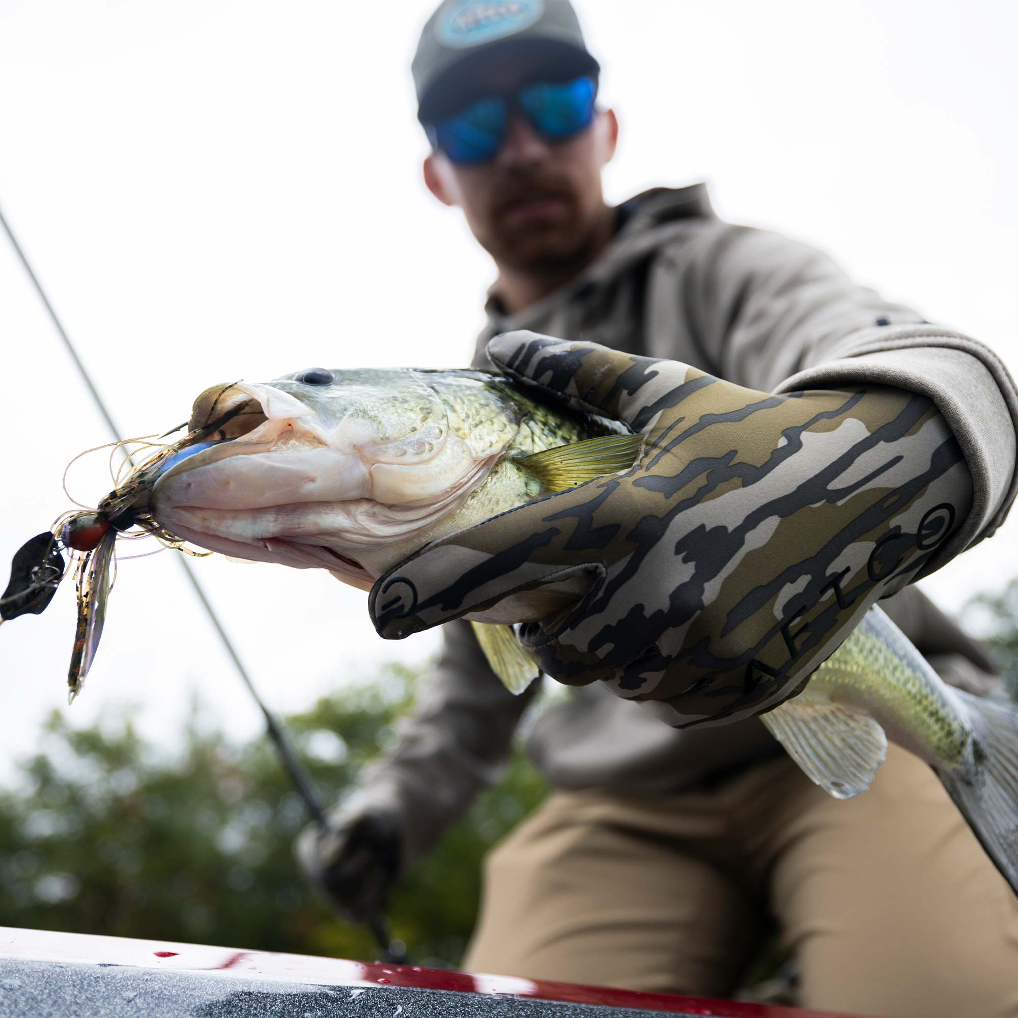 Helm Fishing Gloves - Image 8