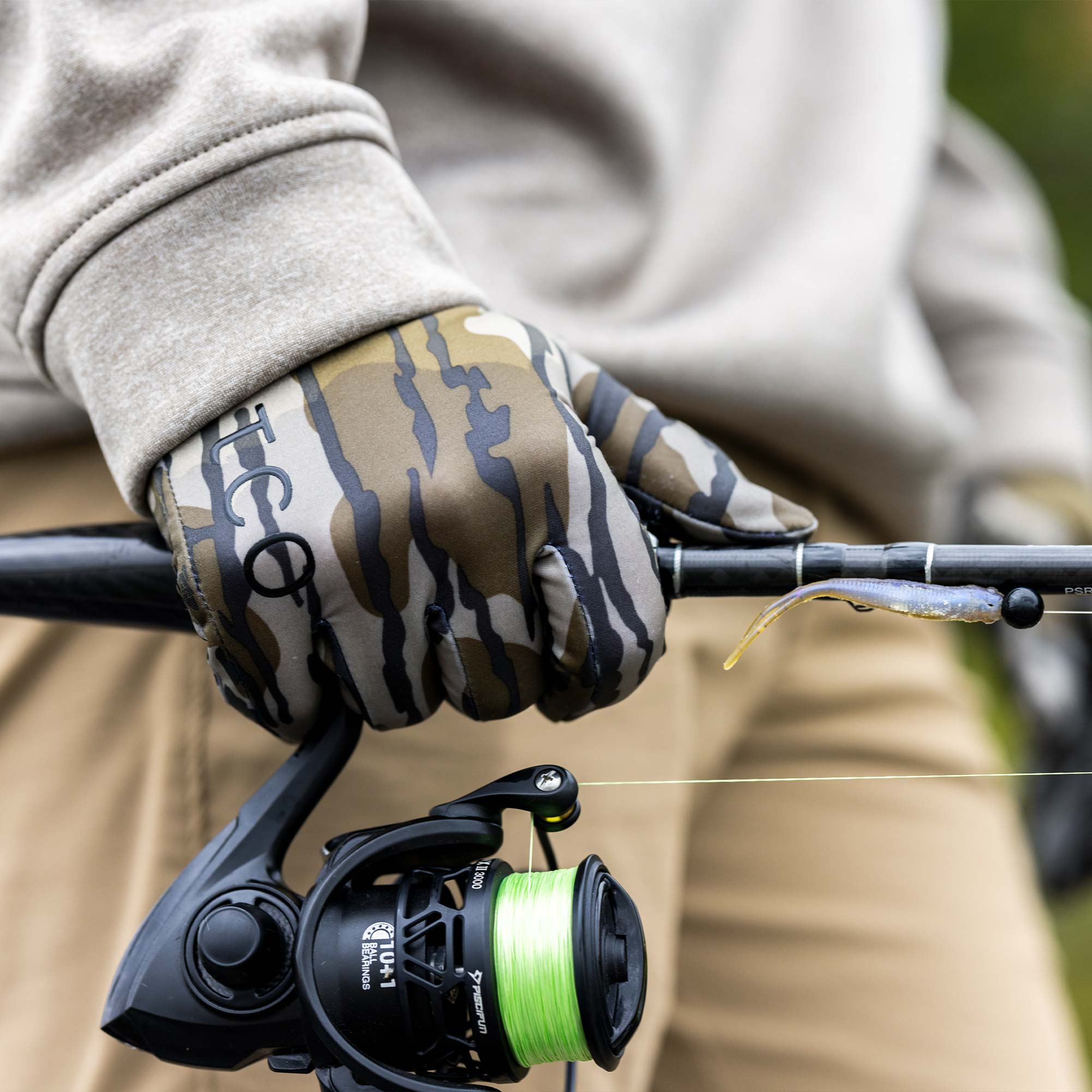 Helm Fishing Gloves - Image 7