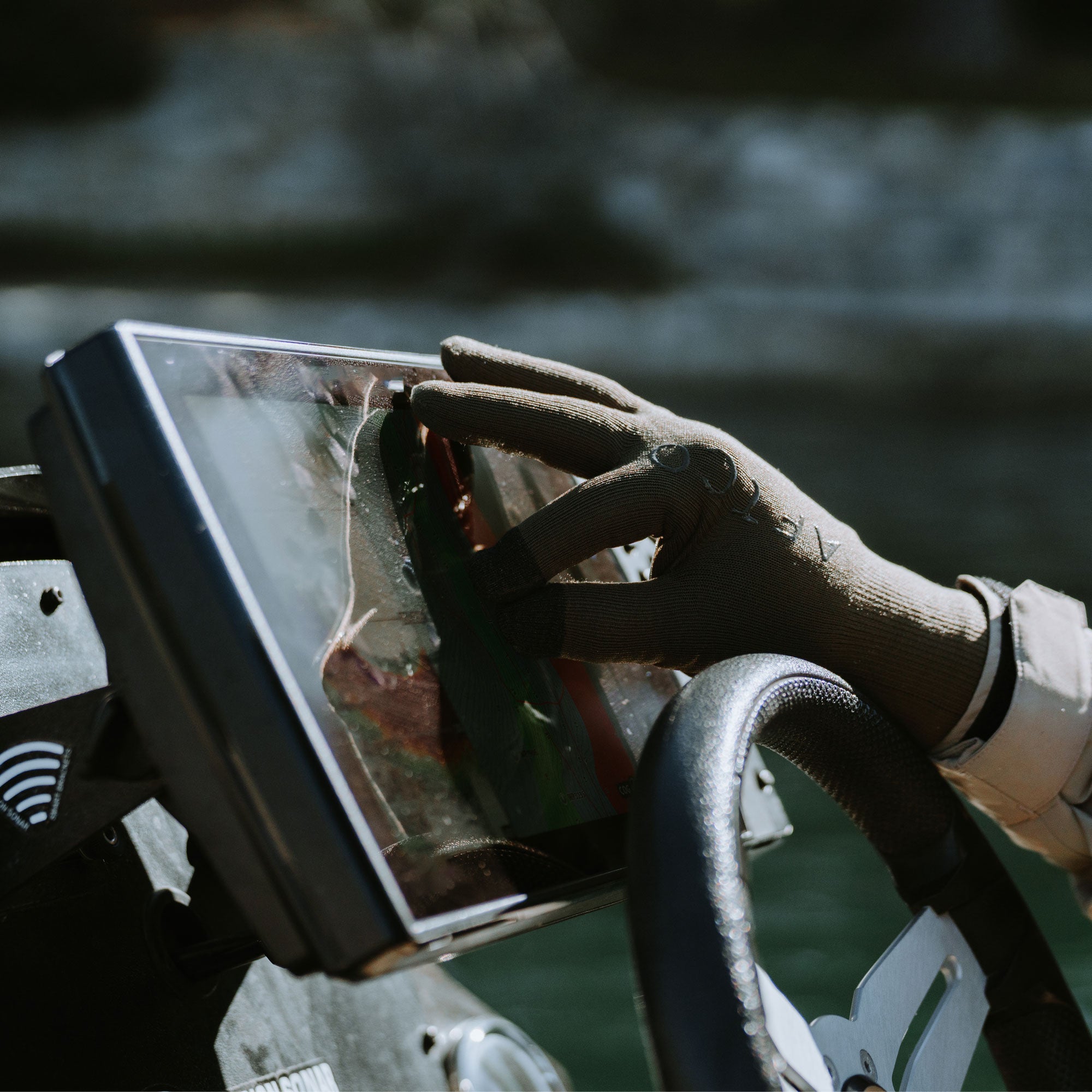 Breakwater Waterproof Gloves - Image 9