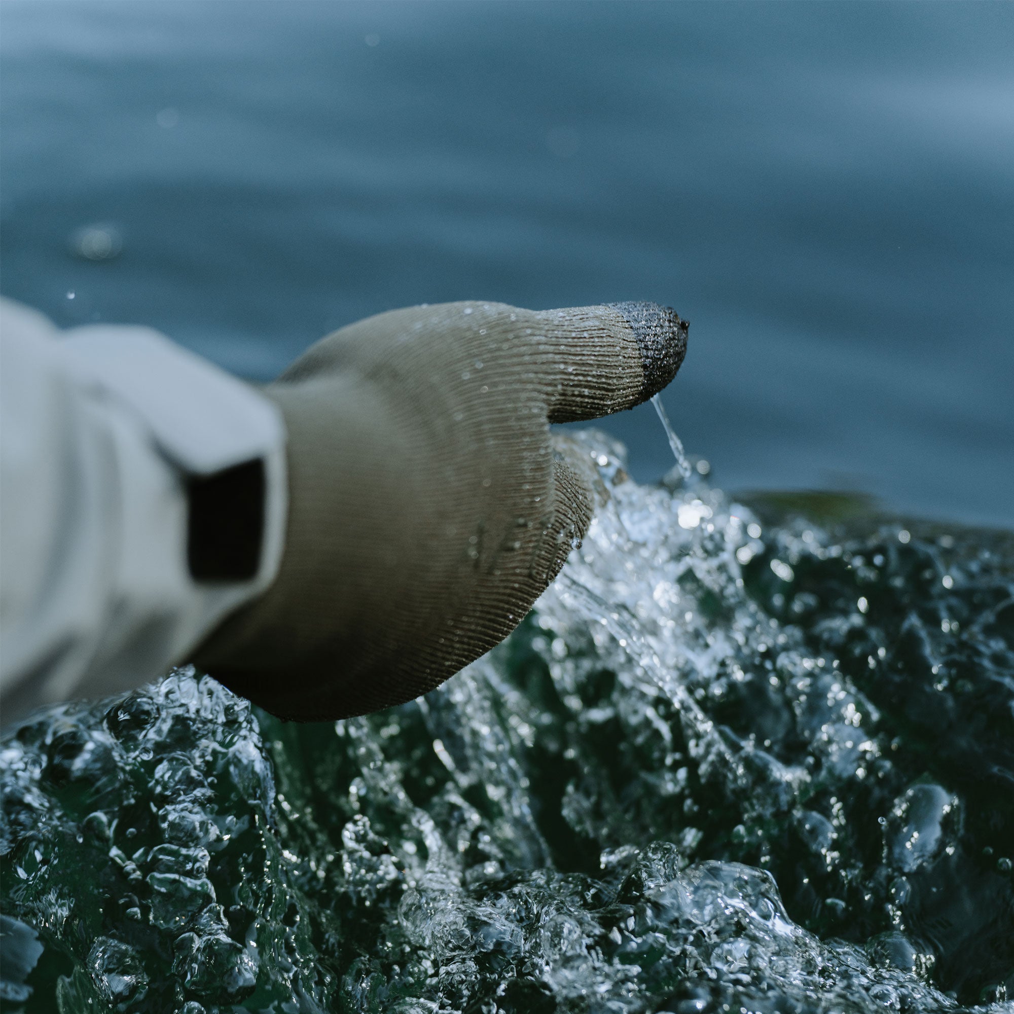 Breakwater Waterproof Gloves - Image 7