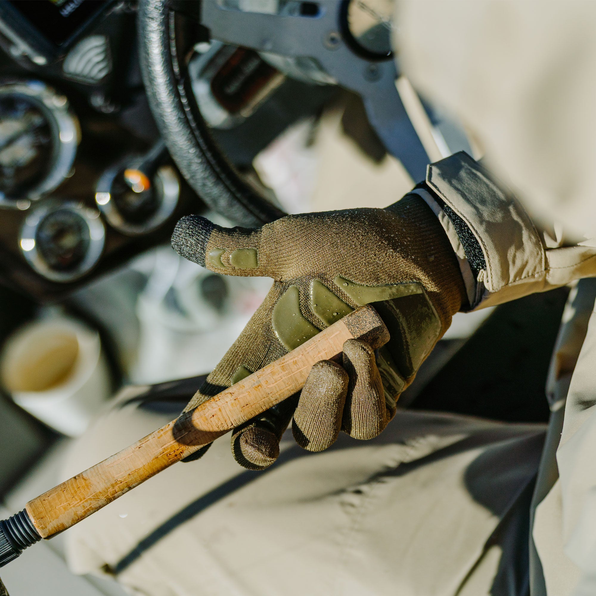 Breakwater Waterproof Gloves - Image 13